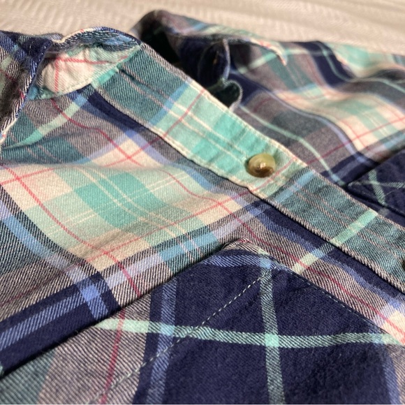 So Brand Women's Flannel Button-Up Shirt Size Medium Turquoise Blue White Plaid - Picture 7 of 7